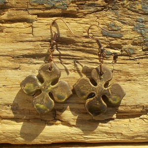 Antikolt zöld fülbevaló - ékszer - fülbevaló - lógó fülbevaló - Meska.hu