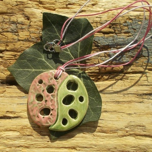 Zöld-rózsaszín nyaklánc - ékszer - nyaklánc - medálos nyaklánc - Meska.hu