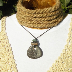 Barna nyaklánc, Ékszer, Nyaklánc, Medálos nyaklánc, Ékszerkészítés, Kerámia, MESKA