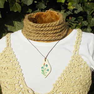 Nyaklánc virágokkal, Ékszer, Nyaklánc, Medálos nyaklánc, Ékszerkészítés, Kerámia, MESKA