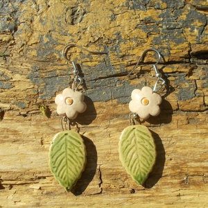 Virágos fülbevaló - ékszer - fülbevaló - lógó fülbevaló - Meska.hu