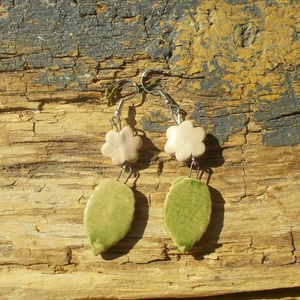 Virágos fülbevaló - ékszer - fülbevaló - lógó fülbevaló - Meska.hu