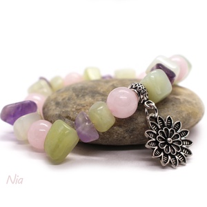 Tavirózsa - ásványkarkötő virág medállal - Meska.hu