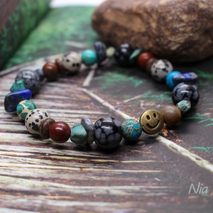 Ének az esőben - ásványkarkötő szmájli köztessel - ékszer - karkötő - karkötő medállal - Meska.hu