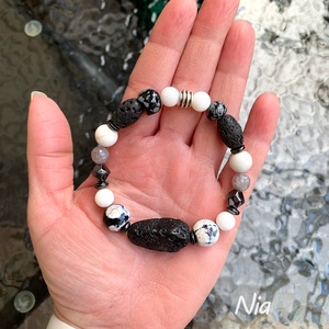 Viharfelhők - ásvány és lávakő karkötő - ékszer - karkötő - karkötő medállal - Meska.hu