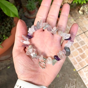 Szivárvány születik - ásványkarkötő felhő medállal - ékszer - karkötő - karkötő medállal - Meska.hu