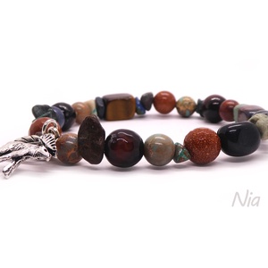 Szarvaslesen - ásványkarkötő szarvas és falevél medállal - ékszer - karkötő - karkötő medállal - Meska.hu