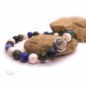 Korallszirt - ásványkarkötő csiga medállal - Meska.hu