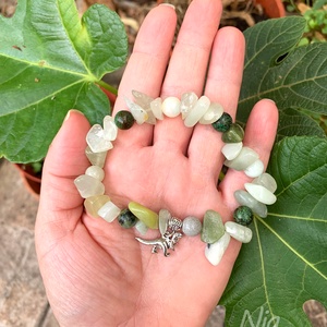 Jura - ásványkarkötő dínó medállal - ékszer - karkötő - karkötő medállal - Meska.hu