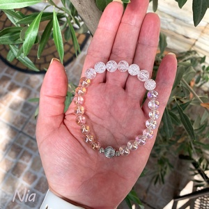 Tengerfény - ásvány és üveggyöngy karkötő kagyló medállal - ékszer - karkötő - karkötő medállal - Meska.hu