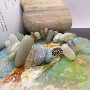 Amazonas - ásványkarkötő leveles köztessel - ékszer - karkötő - karkötő medállal - Meska.hu