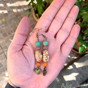 Szüreti bál - őszi fülbevaló alma és toboz medálokkal - ékszer - fülbevaló - lógó fülbevaló - Meska.hu