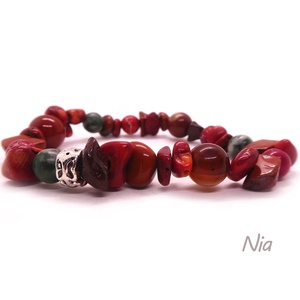 Csipkebokorvessző - korall és ásvány karkötő - ékszer - karkötő - karkötő medállal - Meska.hu