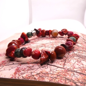 Csipkebokorvessző - korall és ásvány karkötő - ékszer - karkötő - karkötő medállal - Meska.hu