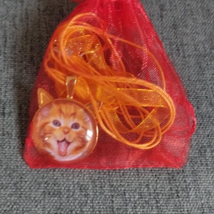 Cicás üveg lencsés nyaklánc - ékszer - nyaklánc - cameo nyaklánc - Meska.hu