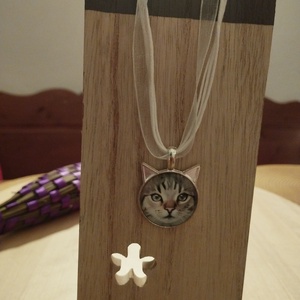 Bájos cicás üveg lencsés nyaklánc  - ékszer - nyaklánc - medálos nyaklánc - Meska.hu