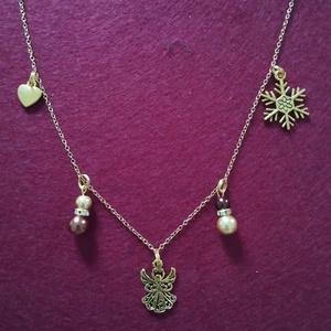 Angyal medálos karácsonyi nyaklánc hópihe és angyalszárny charmmal  - ékszer - nyaklánc - medál - Meska.hu Angyal medálos karácsonyi nyaklánc hópihe és angyalszárny charmmal  - ékszer - nyaklánc - medál - Meska.hu