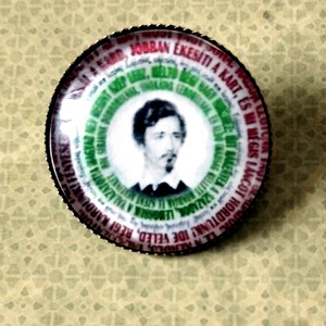 Petőfi kitűző  - Meska.hu