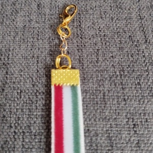 Nemzeti színű bársony szalag karkötő kereszt medállal - ékszer - karkötő - gyöngyös karkötő - Meska.hu