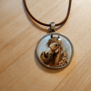 Lovas üveg lencsés nyaklánc , Ékszer, Nyaklánc, Medál, Ékszerkészítés, MESKA