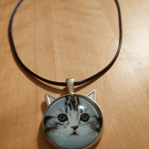 Cicás üveg lencsés nyaklánc  - ékszer - nyaklánc - medál - Meska.hu