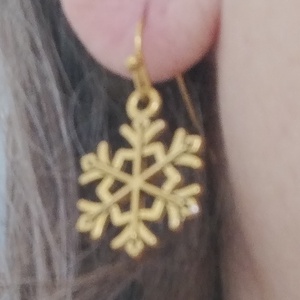 Nyaklánc fülbevaló szett arany színű hópehellyel  - ékszer - fülbevaló - fülékszer - Meska.hu