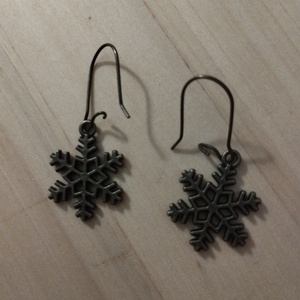 fülbevaló hópihe fityegővel  - ékszer - fülbevaló - fülékszer - Meska.hu