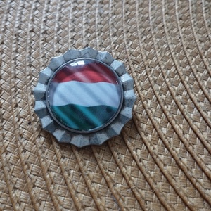 Nemzeti színű kokárda kitűző ezüst színű fém alapon , Ékszer, Kitűző és Bross, Kitűző, Ékszerkészítés, MESKA