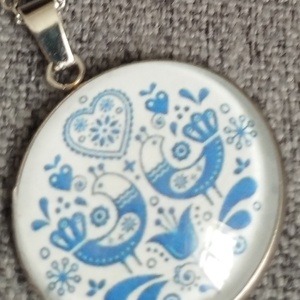 Üveg lencsés, orvosi acél nyaklánc népi motívummal  - ékszer - nyaklánc - medál - Meska.hu