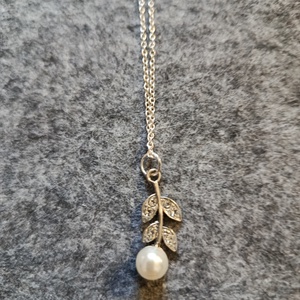 Leveles , strasszos, teklás nyaklánc   - ékszer - nyaklánc - medálos nyaklánc - Meska.hu