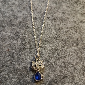 Cicás strasszos nyaklánc   - ékszer - nyaklánc - medálos nyaklánc - Meska.hu