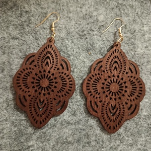 Sötétbarna fa fülbevaló  - ékszer - fülbevaló - lógó fülbevaló - Meska.hu