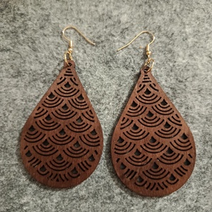 Sötétbarna fa fülbevaló  - ékszer - fülbevaló - lógó fülbevaló - Meska.hu