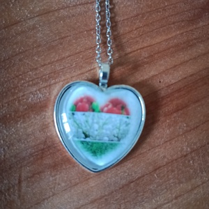 Üveg lencsés, orvosi acél nyaklánc népi motívummal  - ékszer - nyaklánc - medálos nyaklánc - Meska.hu