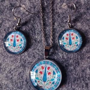 Üveg lencsés, orvosi acél nyaklánc és fülbevaló szett népi motívummal , Ékszer, Nyaklánc, Medálos nyaklánc, Ékszerkészítés, MESKA
