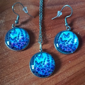 Üveg lencsés, orvosi acél nyaklánc és fülbevaló szett levendulával  - ékszer - nyaklánc - medálos nyaklánc - Meska.hu