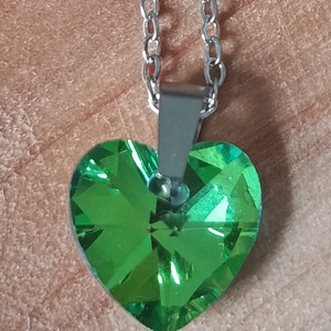  nyaklánc orvosi acél lánccal, zöld csiszolt üveg szívvel  - Meska.hu