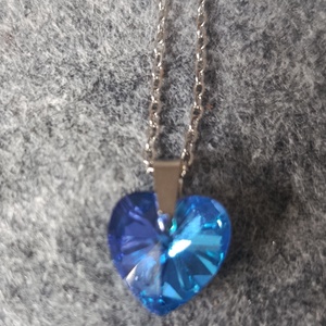  nyaklánc orvosi acél lánccal, kék csiszolt üveg szívvel  - ékszer - nyaklánc - medálos nyaklánc - Meska.hu