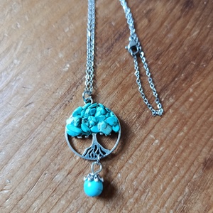 Életfa medál howlit türkiz ásvánnyal orvosi acél lánccal  - ékszer - nyaklánc - medálos nyaklánc - Meska.hu