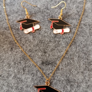 Diploma osztóra, érettségire nyaklánc és fülbevaló szett  - ékszer - fülbevaló - lógó fülbevaló - Meska.hu