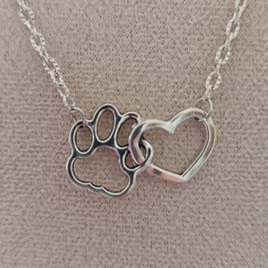 Tappancsos szívecskés nyaklánc  - ékszer - nyaklánc - medálos nyaklánc - Meska.hu