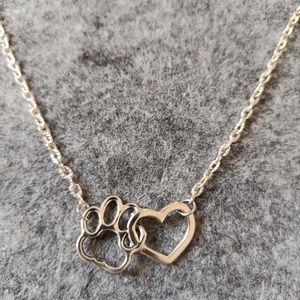 Tappancsos szívecskés nyaklánc  - ékszer - nyaklánc - medálos nyaklánc - Meska.hu