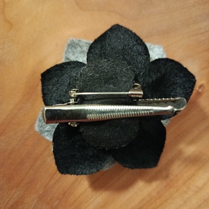 Rózsa kitűző  - ékszer - kitűző és bross - Meska.hu