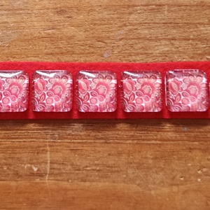 Karkötő népi mintás üveg lencsével  - Meska.hu