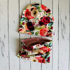 Rózsás virágos sapka-sál szett (50-52) - Meska.hu