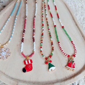 Karácsonyi nyaklánc - ékszer - nyaklánc - gyöngyös nyaklánc - Meska.hu