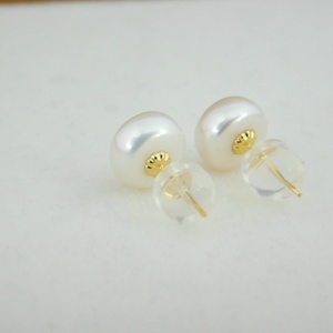 18 K Arany Gyöngy Fülbevalók - Fehér Gyöngyökkel - ékszer - fülbevaló - pötty fülbevaló - Meska.hu