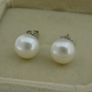 Gyöngy Ezüst 925 Fülbevalók 9 mm-es Fehér Gyöngyökkel - ékszer - fülbevaló - pötty fülbevaló - Meska.hu