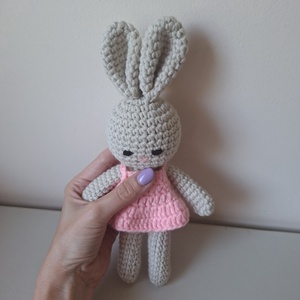 Horgolt amigurumi nyuszi lány - játék & sport - plüssállat & játékfigura - nyuszi - Meska.hu