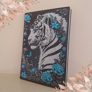 Fehér tigris jegyzetfüzet - otthon & életmód - papír, írószer - jegyzetfüzet & napló - Meska.hu